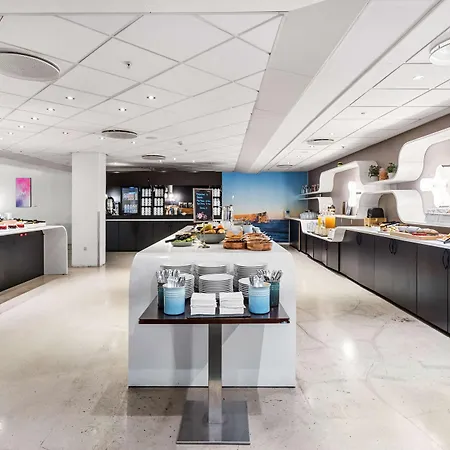 Western Park Globetrotter Airport