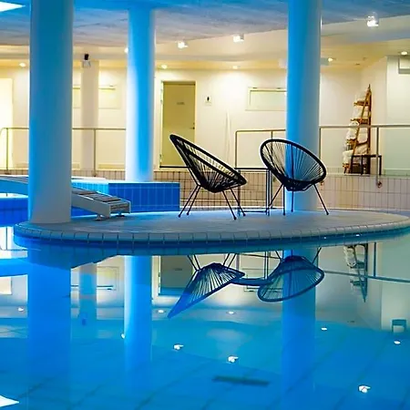 Western Park Globetrotter Airport Hotel 3*