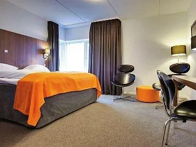 Western Park Globetrotter Airport Hotel