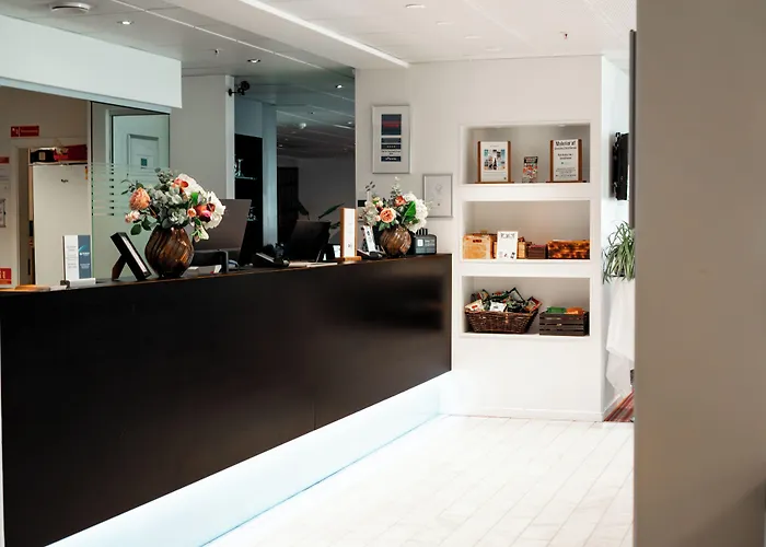 Western Park Globetrotter Airport