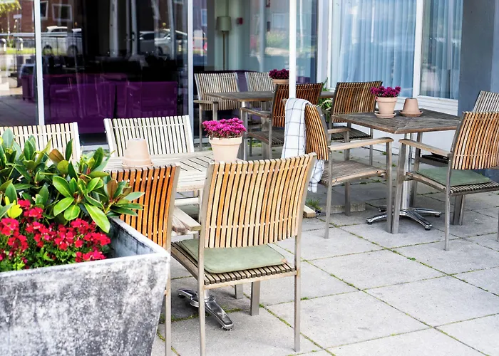 Western Park Globetrotter Airport Hotel 3*