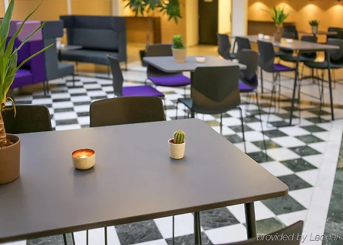 Western Park Globetrotter Airport Hotel 3*