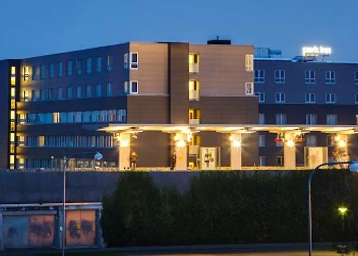 Western Park Globetrotter Airport Hotel