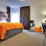 Western Park Globetrotter Airport Hotel