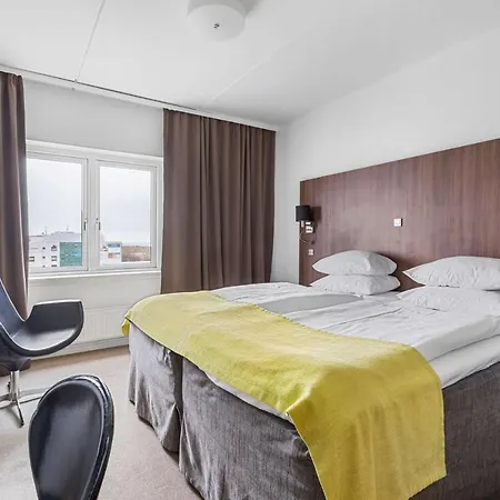 Hotel Park By Radisson Airport 3*