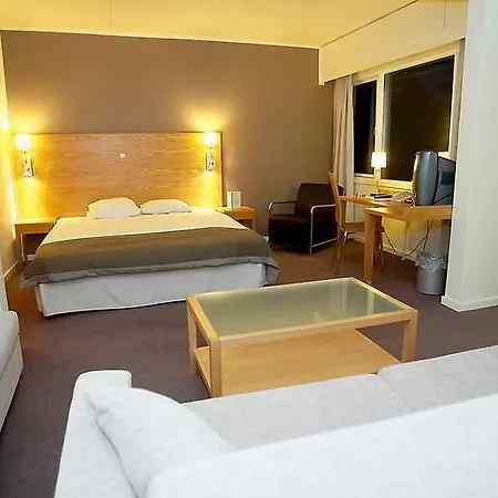 Park By Radisson Airport 3*