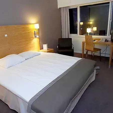 Park By Radisson Airport 3*