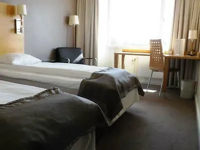 Hotel Park By Radisson Airport